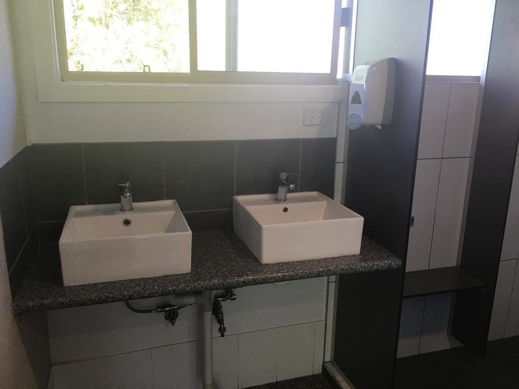 ביירון ביי Backpackers Inn On The Beach מראה חיצוני תמונה